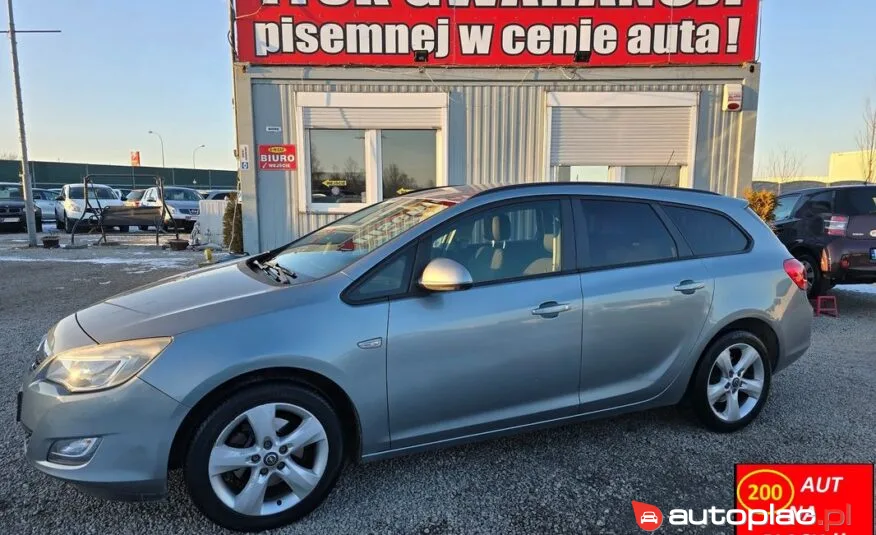 Opel Astra 2012 na sprzedaż