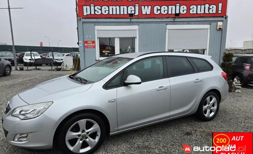 Opel Astra 2011 na sprzedaż